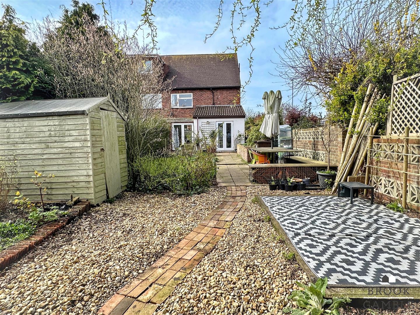 4 Bedroom House. Langney Rise in Eastbourne,  16